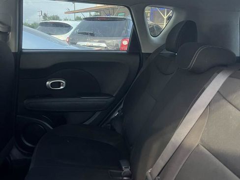 Used 2016 Kia Soul FWD image 8