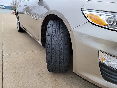 Used 2024 Chevrolet Malibu LT image 16