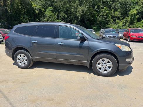 Used 2011 Chevrolet Traverse LS image 5