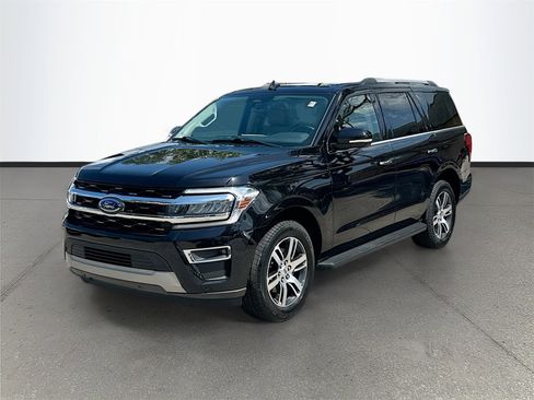 Used 2024 Ford Expedition Limited image 3