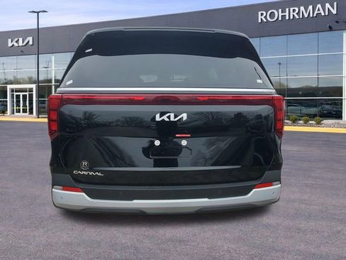 New 2026 Kia Carnival FWD image 32