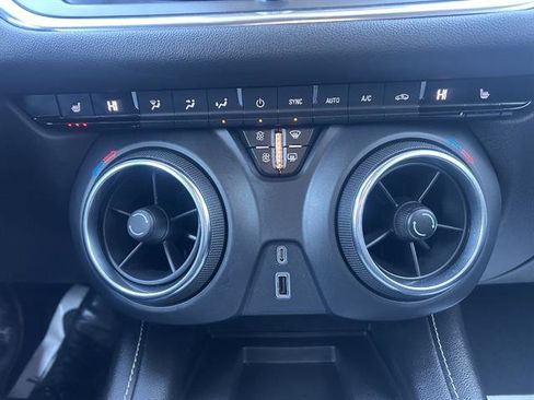 Certified 2023 Chevrolet Blazer LT w/ Convenience Package image 25