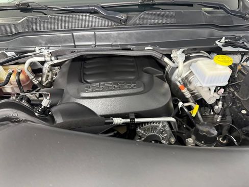 Certified 2025 RAM 2500 Big Horn AWD/4WD image 31