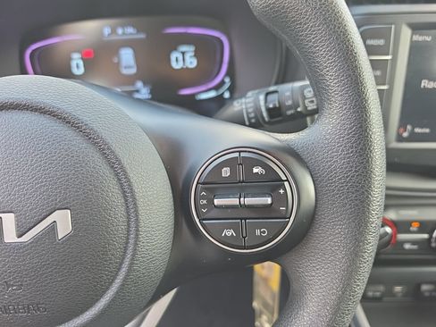 Used 2025 Kia Soul LX w/ LX Technology Package FWD image 22
