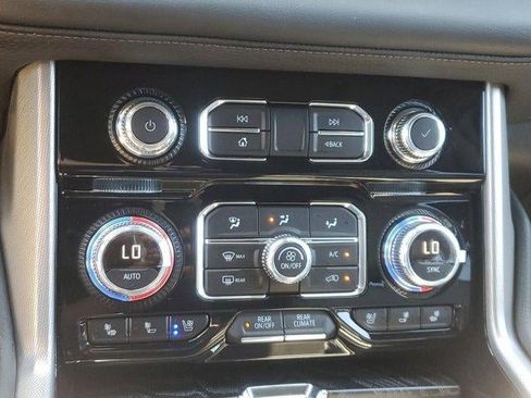 Used 2024 GMC Yukon Denali image 26