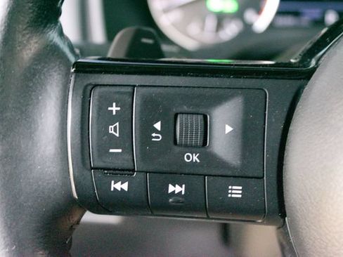 Used 2021 Nissan Rogue SV FWD image 15