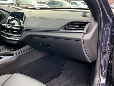 Used 2025 Cadillac CT4 Premium Luxury image 17