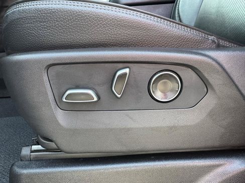 Used 2026 GMC Yukon Denali w/ Sun & Power Step Package AWD/4WD image 18