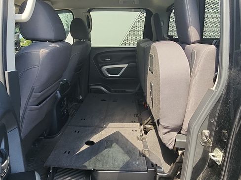 Used 2021 Nissan Titan SV w/ SV Convenience Package AWD/4WD image 8