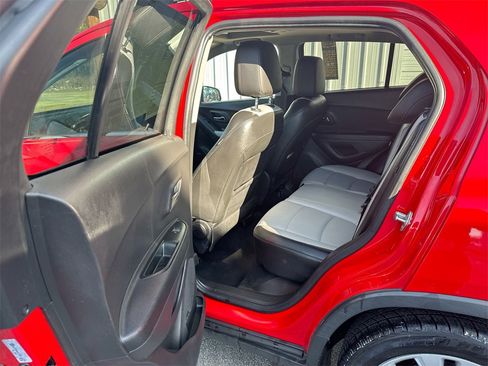 Used 2017 Chevrolet Trax Premier w/ Driver Confidence II Package image 29