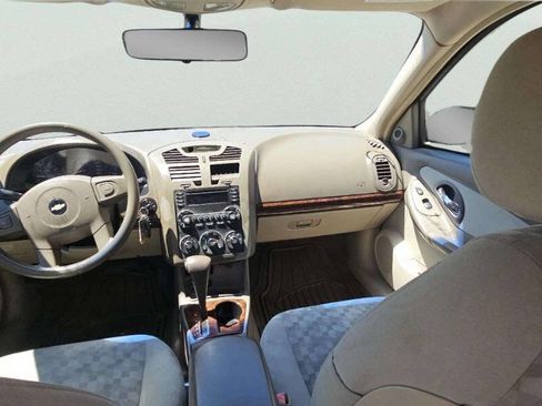 Used 2004 Chevrolet Malibu LS FWD image 8