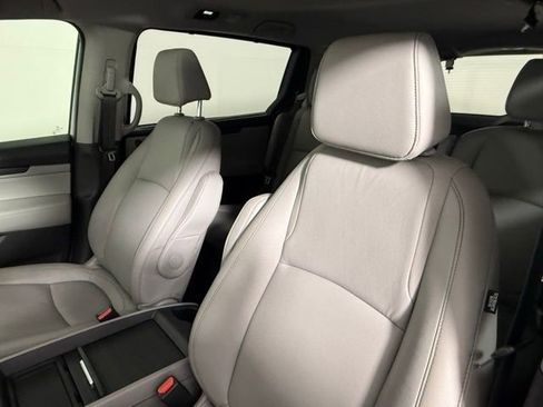 Used 2022 Honda Odyssey EX-L image 25
