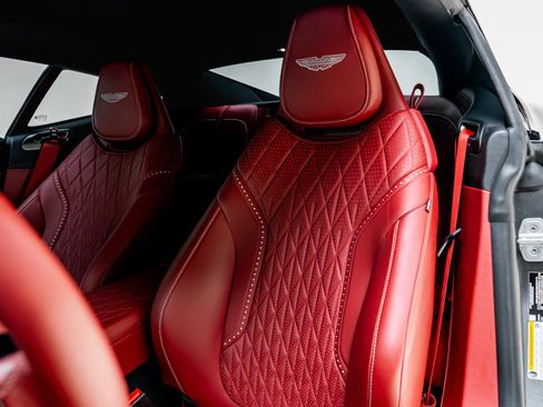 Used 2024 Aston Martin DB12 Coupe RWD image 4
