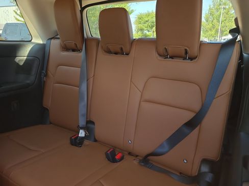 Certified 2025 Nissan Pathfinder Platinum w/ Cargo Package FWD image 12