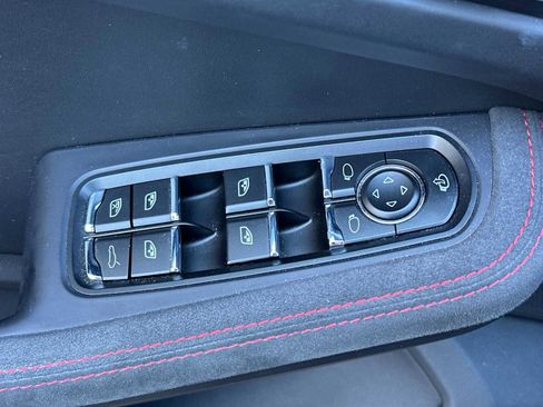 Certified 2023 Porsche Macan GTS image 13