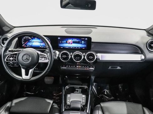 Used 2022 Mercedes-Benz GLB 250 4MATIC image 12