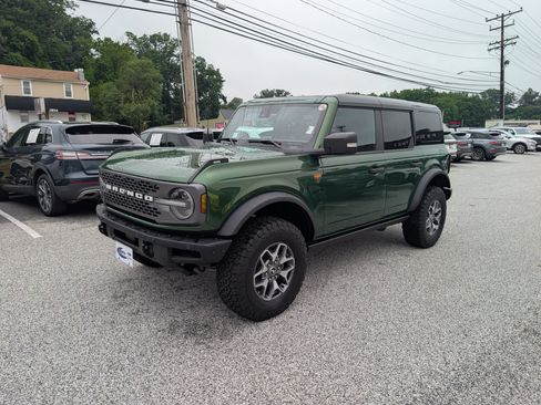 Certified 2024 Ford Bronco Badlands AWD/4WD image 2