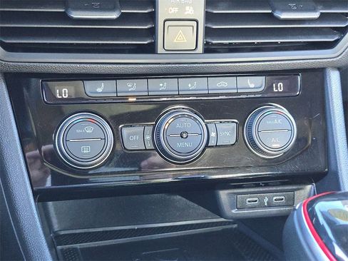 Used 2023 Volkswagen Jetta GLI Autobahn image 31