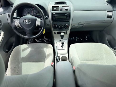 Used 2012 Toyota Corolla LE FWD image 11