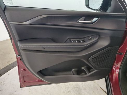 Certified 2025 Jeep Grand Cherokee L Altitude image 10