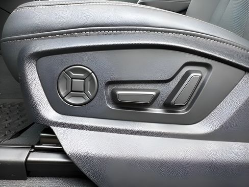 Certified 2026 Audi Q8 Premium Plus AWD/4WD image 21