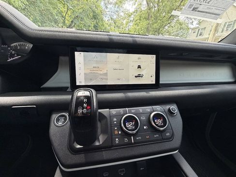 Used 2020 Land Rover Defender 110 AWD/4WD image 37
