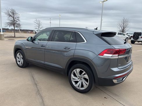 Used 2021 Volkswagen Atlas Cross Sport SEL image 3