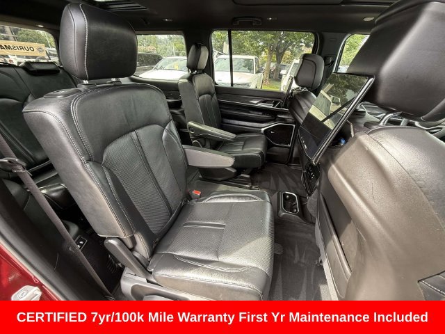 Used 2022 Jeep Wagoneer Series III w/ Premium Group I AWD/4WD image 13