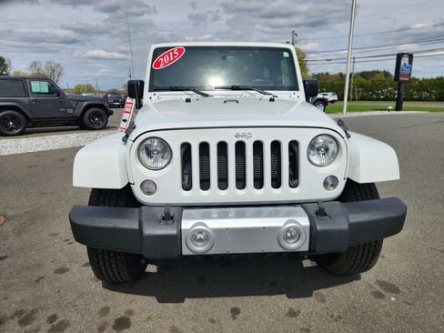Used 2015 Jeep Wrangler Sahara w/ Dual Top Group AWD/4WD image 23
