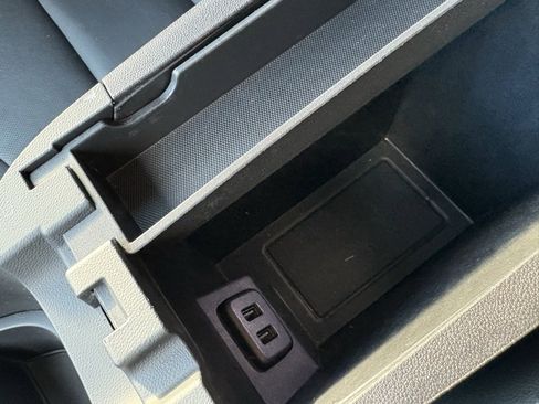 Used 2020 Chevrolet Equinox LT w/ Midnight Edition image 46