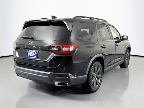 Certified 2023 Honda Pilot Sport image 5