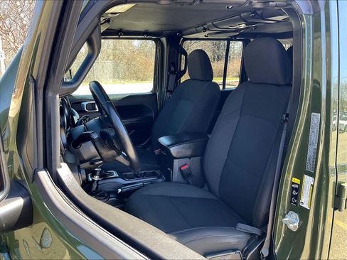 Used 2023 Jeep Wrangler Unlimited w/ Cold Weather Group image 10