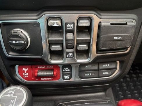 Used 2021 Jeep Wrangler Unlimited Rubicon AWD/4WD image 15