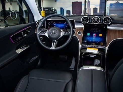 Certified 2025 Mercedes-Benz GLC 350e GLC 350e image 17