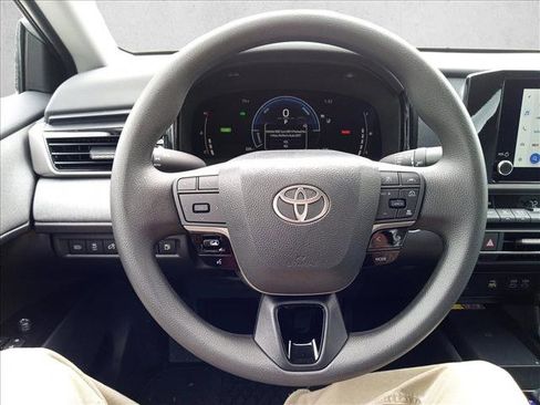 Used 2026 Toyota Camry LE w/ Convenience Package FWD image 19