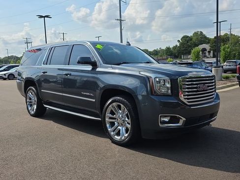 Used 2019 GMC Yukon XL SLT w/ Premium Edition AWD/4WD image 7