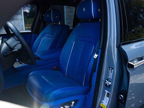 Used 2022 Rolls-Royce Cullinan Black Badge AWD/4WD image 40