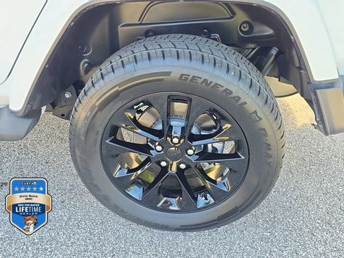Used 2021 Jeep Wrangler Unlimited Sahara w/ Cold Weather Group AWD/4WD image 8