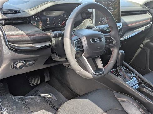 Used 2022 Jeep Compass Trailhawk AWD/4WD image 10