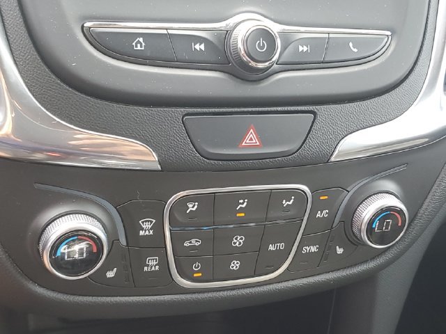 Used 2018 Chevrolet Equinox LT FWD image 18