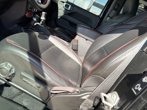 Used 2021 Jeep Wrangler Rubicon AWD/4WD image 13