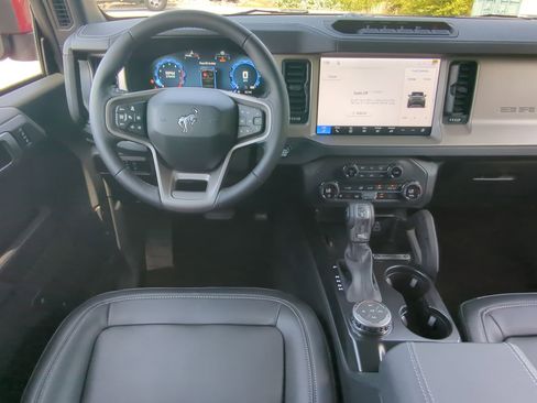 New 2026 Ford Bronco Outer Banks w/ Sasquatch Package AWD/4WD image 14