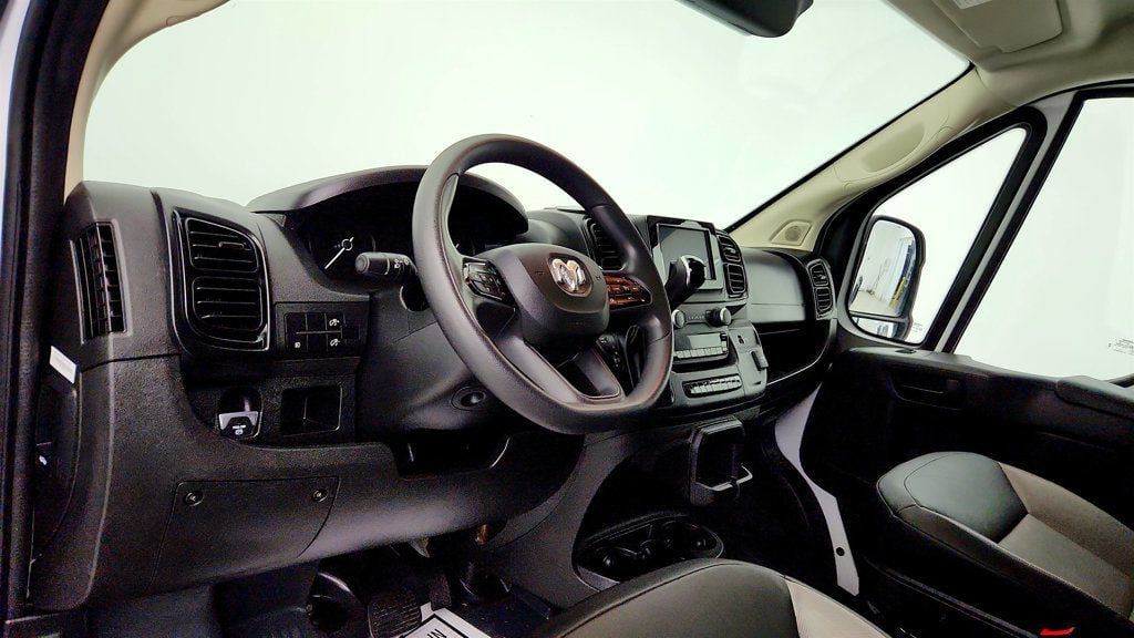 Used 2025 RAM ProMaster 2500 w/ Convenience Group FWD image 11