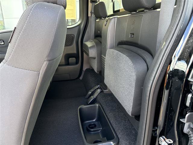 Used 2025 Nissan Frontier SV RWD image 5