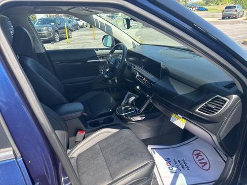 Certified 2024 Kia Seltos EX AWD/4WD image 12