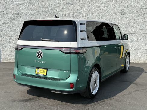 Used 2025 Volkswagen ID. Buzz 1st Edition AWD/4WD image 10
