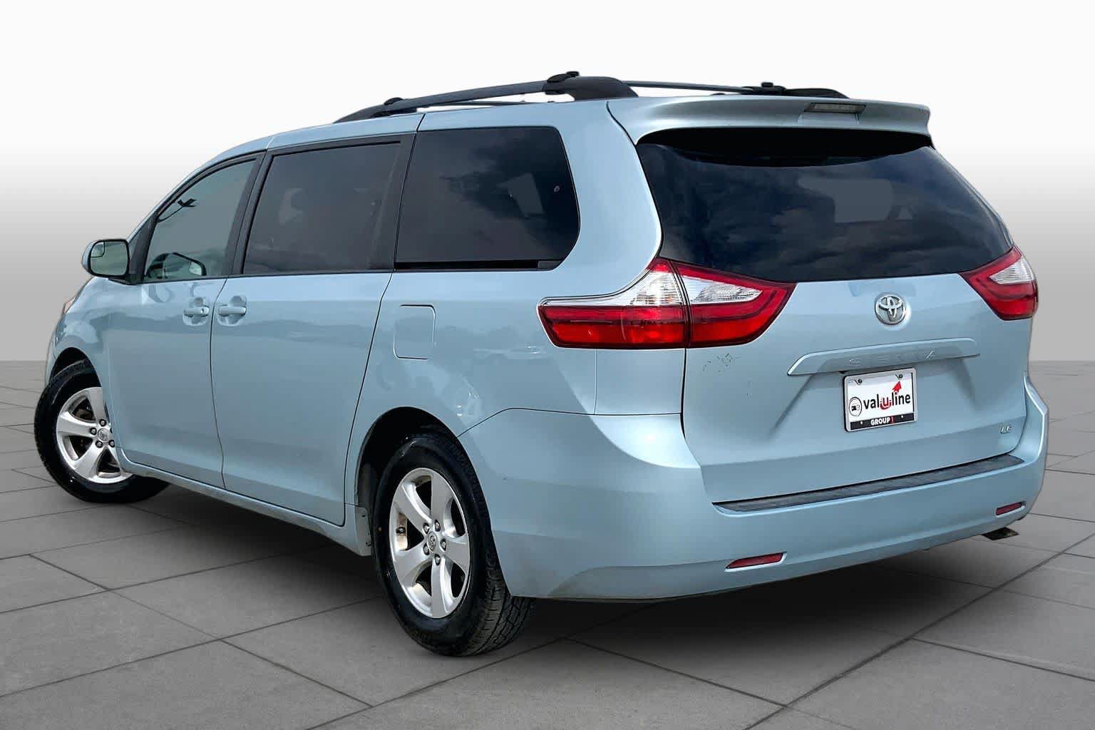Used 2015 Toyota Sienna LE FWD image 11
