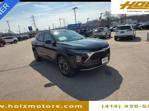 Certified 2024 Chevrolet Trax LT w/ Driver Confidence Package image 2