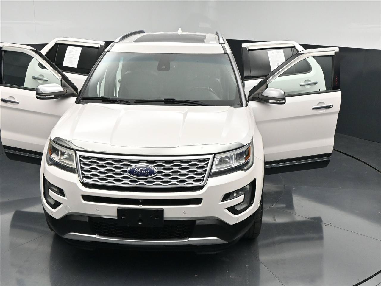 Used 2017 Ford Explorer Platinum AWD/4WD image 36