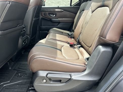 Used 2025 Honda Pilot Elite image 26